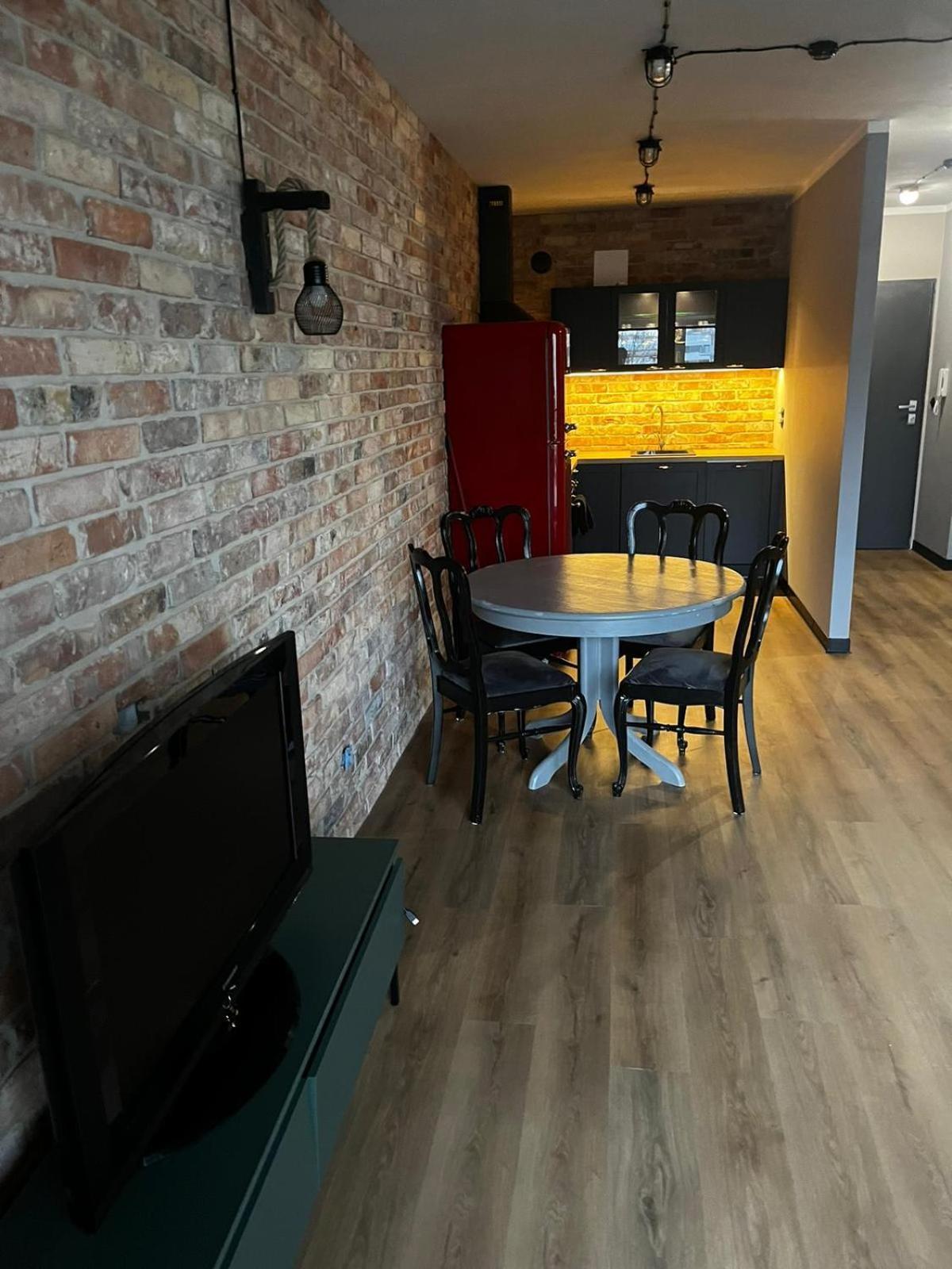 Apartament Z Widokiem Na Stadion Styl Industrialny Jedyny Taki Check In 24 H Poznań Exterior foto